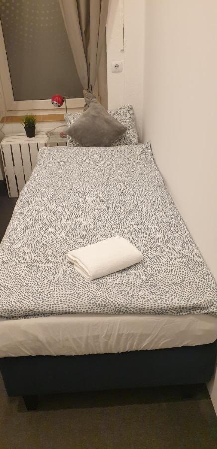 Flyfly Hostel , Darmowy Parking , Rezerwuj Przez Urzadzenia Mobilne -10 Procent Вроцлав Екстериор снимка