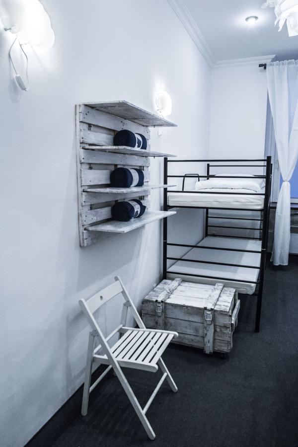 Flyfly Hostel , Darmowy Parking , Rezerwuj Przez Urzadzenia Mobilne -10 Procent Вроцлав Екстериор снимка