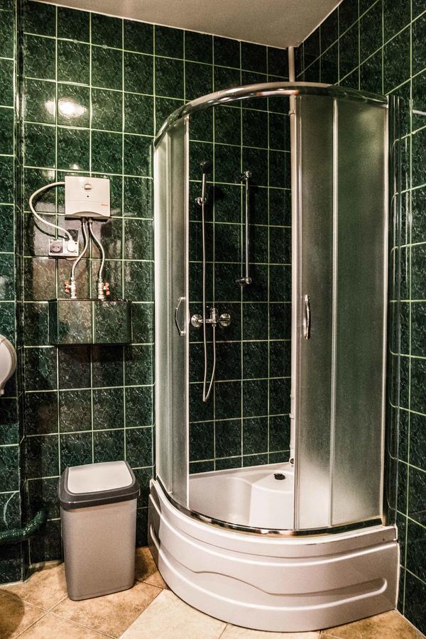 Flyfly Hostel , Darmowy Parking , Rezerwuj Przez Urzadzenia Mobilne -10 Procent Вроцлав Екстериор снимка