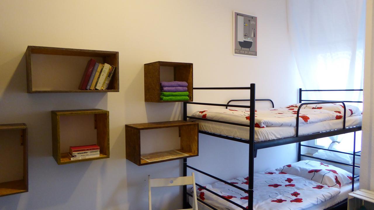 Flyfly Hostel , Darmowy Parking , Rezerwuj Przez Urzadzenia Mobilne -10 Procent Вроцлав Екстериор снимка