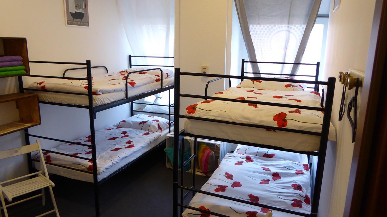 Flyfly Hostel , Darmowy Parking , Rezerwuj Przez Urzadzenia Mobilne -10 Procent Вроцлав Екстериор снимка