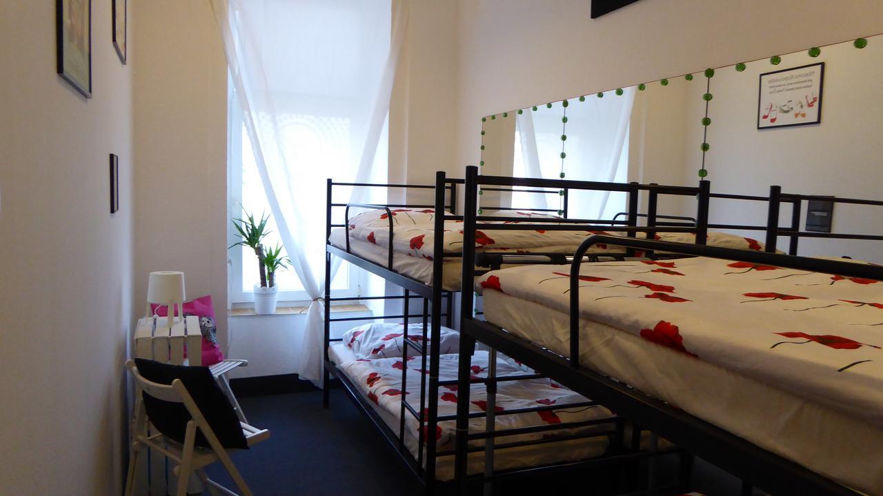 Flyfly Hostel , Darmowy Parking , Rezerwuj Przez Urzadzenia Mobilne -10 Procent Вроцлав Екстериор снимка
