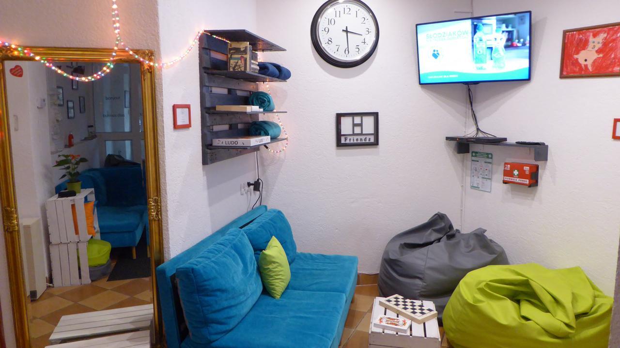 Flyfly Hostel , Darmowy Parking , Rezerwuj Przez Urzadzenia Mobilne -10 Procent Вроцлав Екстериор снимка